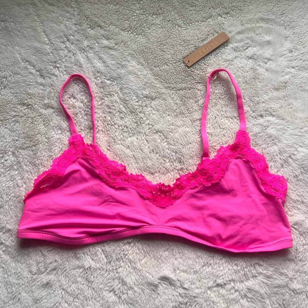 SKIMS Fits Everybody Lace Scoop Bralette Taffy Multi Neon Pink BR-SCP-4129 2X